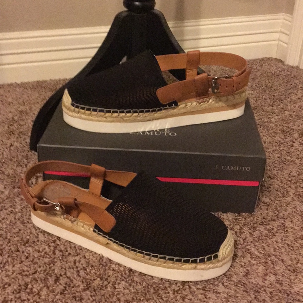 Vince camuto sandals🏖